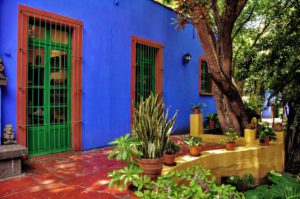 Neighborhood of Coyoacán: Walk through the famous and picturesque