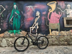 Recorrido en bicicleta y arte callejero